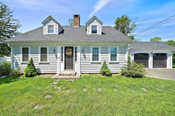 $775,000 | 139 Washington Street, East Bridgewater, MA 02333