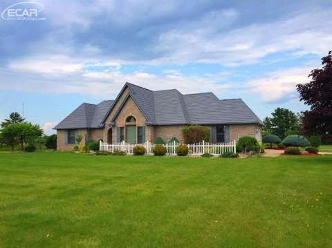 13407 Maple Road Birch Run, MI 48415 - Photo 2 of 62 20437933-1.JPG