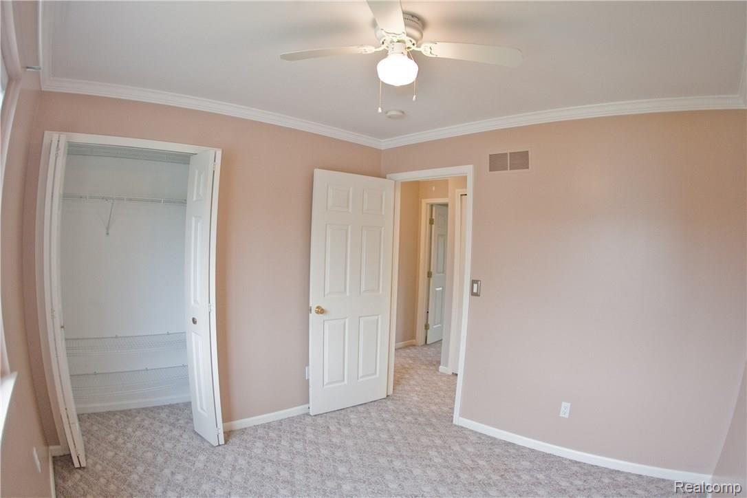 20142 Rensellor Street Livonia, MI 48152 - Photo 16 of 31 016livoniahouse.jpg