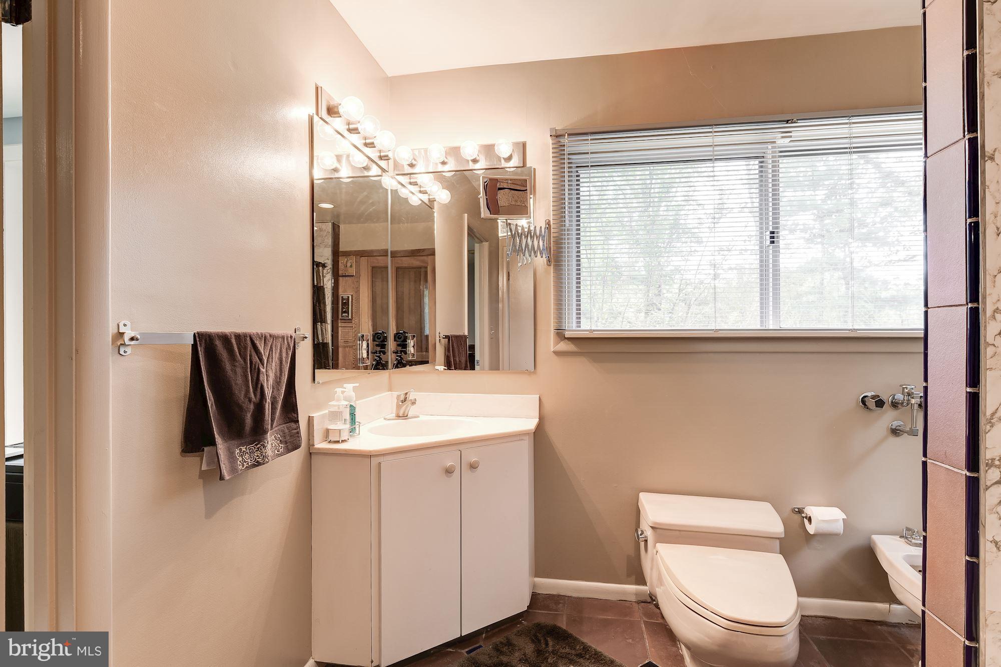 14929 Wellwood Road Silver Spring, MD 20905 - Photo 14 of 28 Bath
