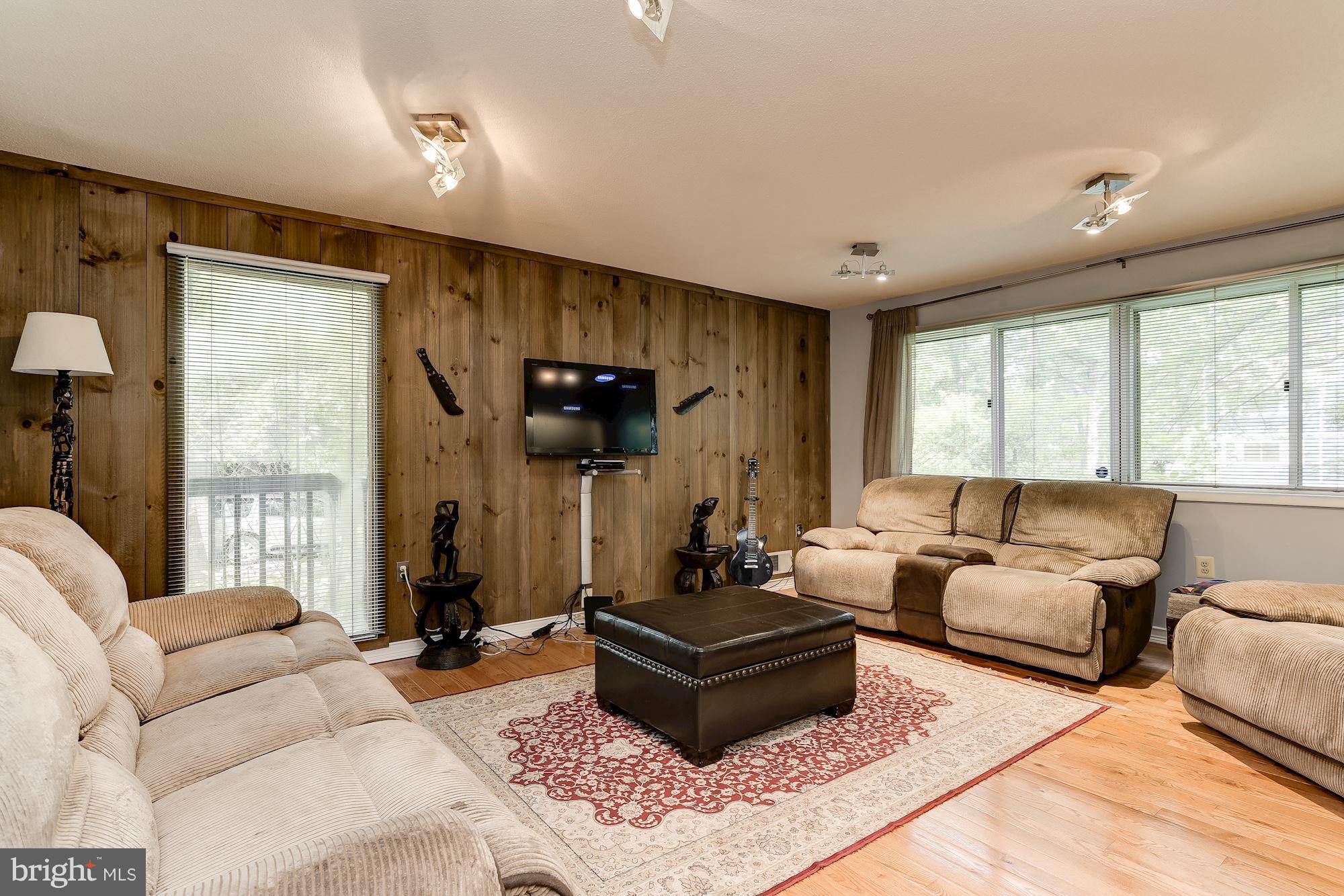 14929 Wellwood Road Silver Spring, MD 20905 - Photo 16 of 28 Family Room