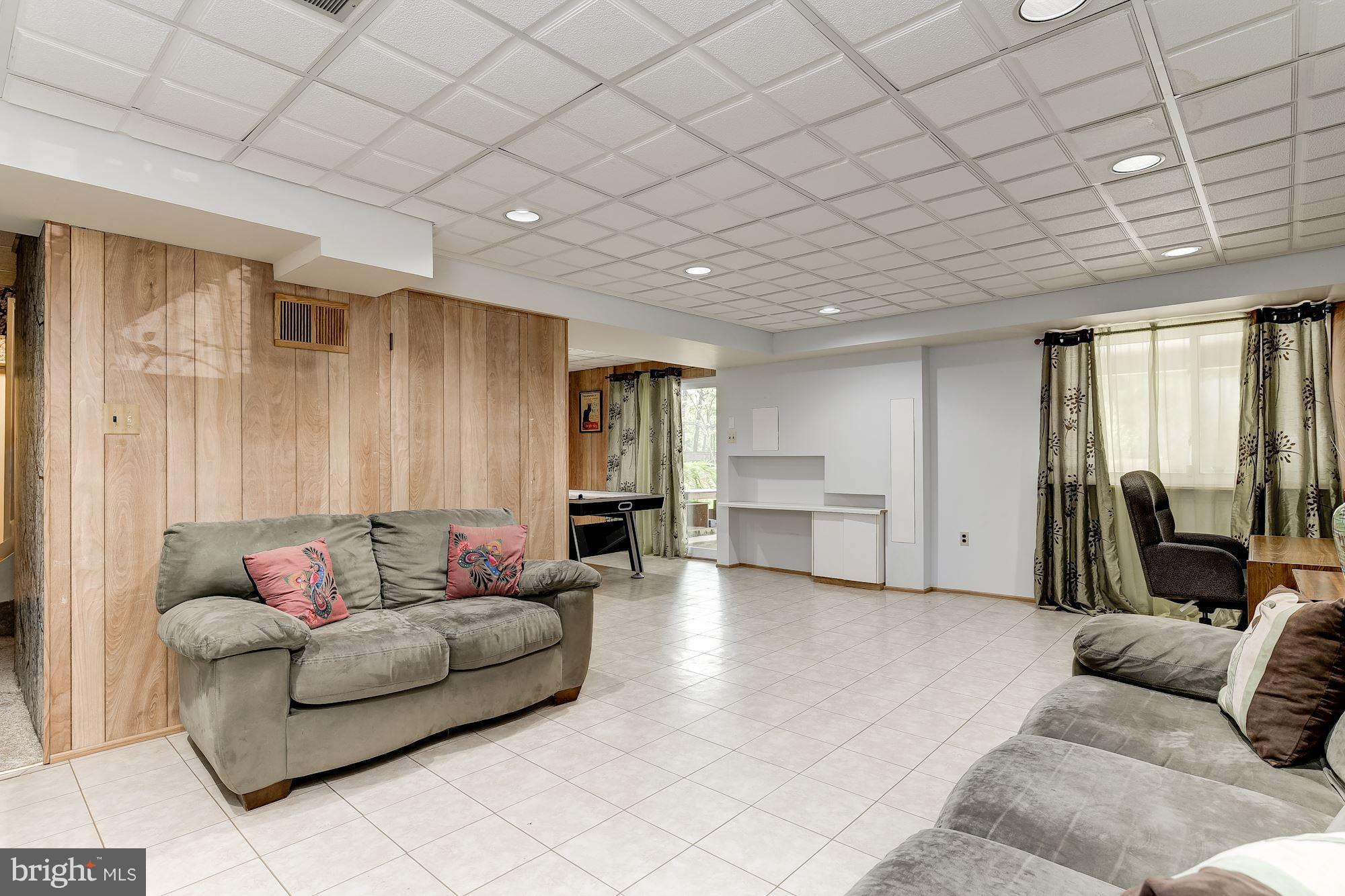14929 Wellwood Road Silver Spring, MD 20905 - Photo 17 of 28 Interior (General)
