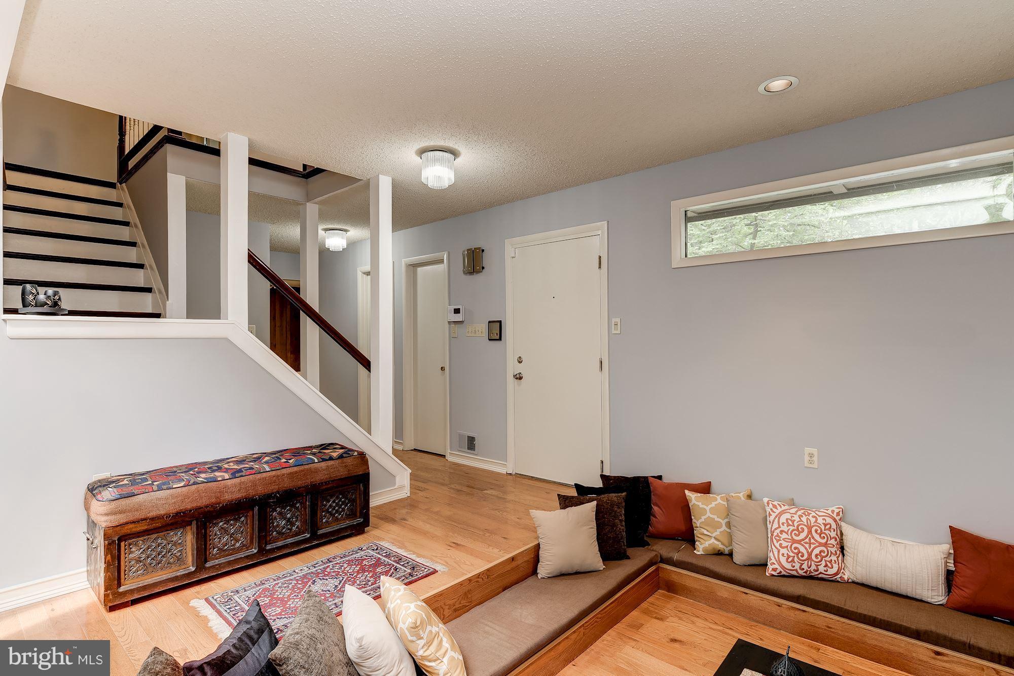 14929 Wellwood Road Silver Spring, MD 20905 - Photo 9 of 28 Living Room