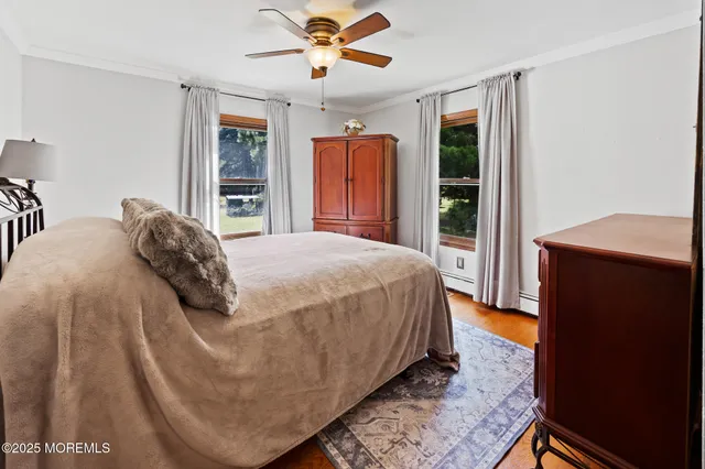 a view of entryway with a floor to ceiling window