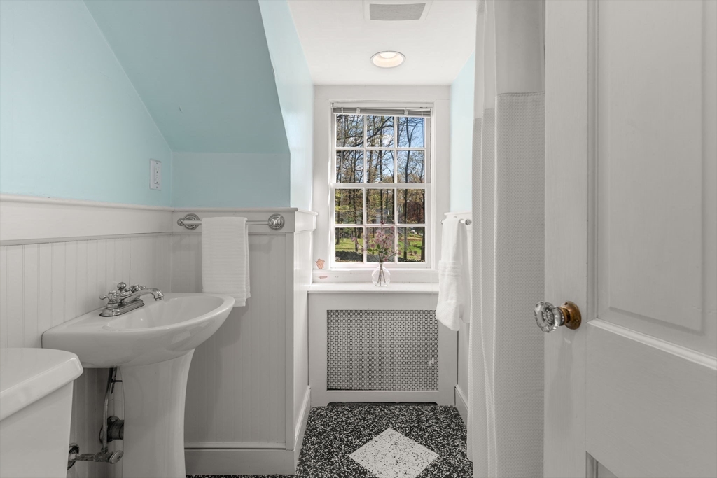 47 Indian Head Road Framingham, MA 01701 - Photo 28 of 36