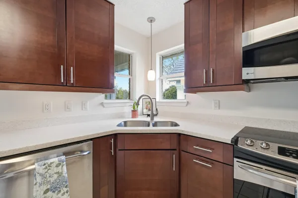 $475,000 | 946 Shalimar Pointe Drive, Shalimar, FL 32579