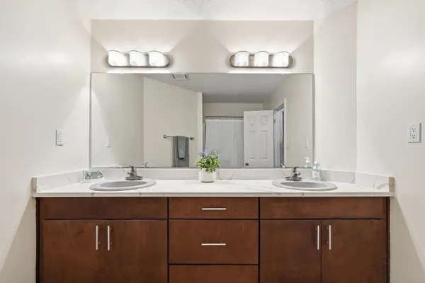 $475,000 | 946 Shalimar Pointe Drive, Shalimar, FL 32579