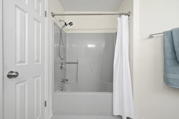 $475,000 | 946 Shalimar Pointe Drive, Shalimar, FL 32579