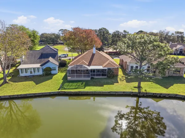 $475,000 | 946 Shalimar Pointe Drive, Shalimar, FL 32579