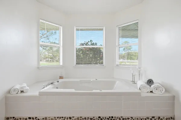 $475,000 | 946 Shalimar Pointe Drive, Shalimar, FL 32579
