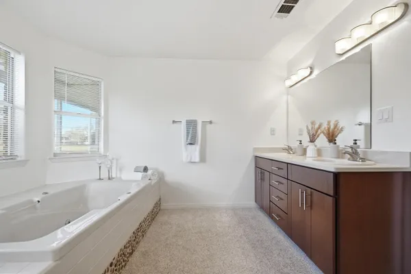 $475,000 | 946 Shalimar Pointe Drive, Shalimar, FL 32579