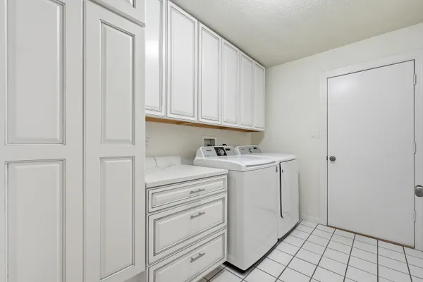 $475,000 | 946 Shalimar Pointe Drive, Shalimar, FL 32579