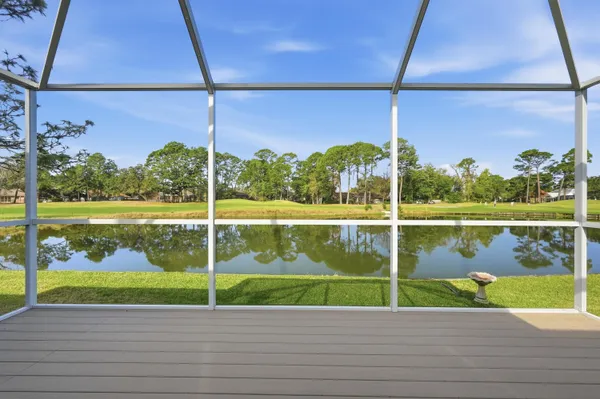 $475,000 | 946 Shalimar Pointe Drive, Shalimar, FL 32579