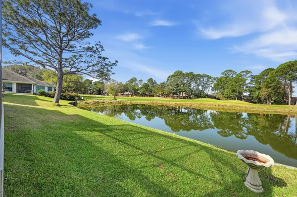 $475,000 | 946 Shalimar Pointe Drive, Shalimar, FL 32579