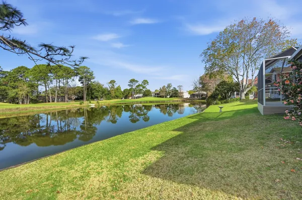 $475,000 | 946 Shalimar Pointe Drive, Shalimar, FL 32579