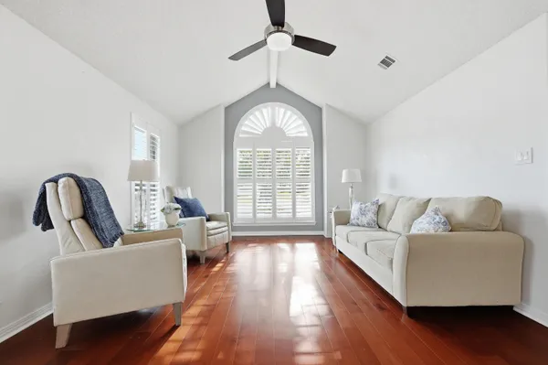 $475,000 | 946 Shalimar Pointe Drive, Shalimar, FL 32579