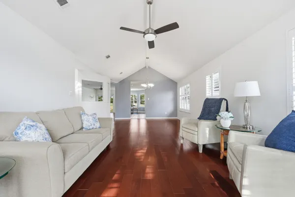$475,000 | 946 Shalimar Pointe Drive, Shalimar, FL 32579