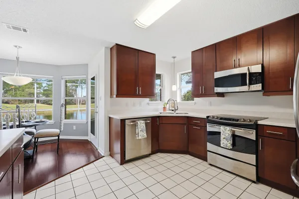 $475,000 | 946 Shalimar Pointe Drive, Shalimar, FL 32579