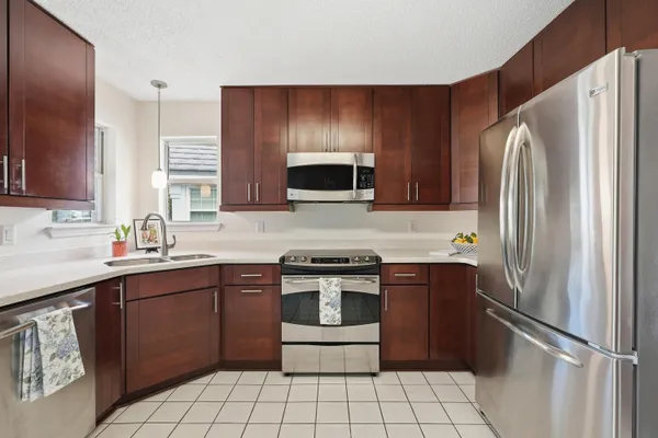 $475,000 | 946 Shalimar Pointe Drive, Shalimar, FL 32579