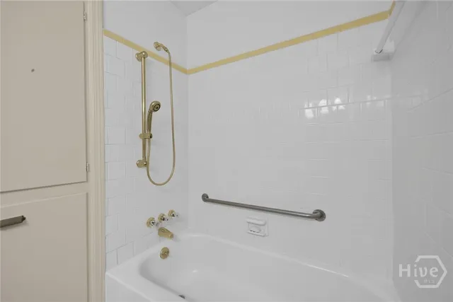 $384,500 | 6 Prince Charles Court, Savannah, GA 31406