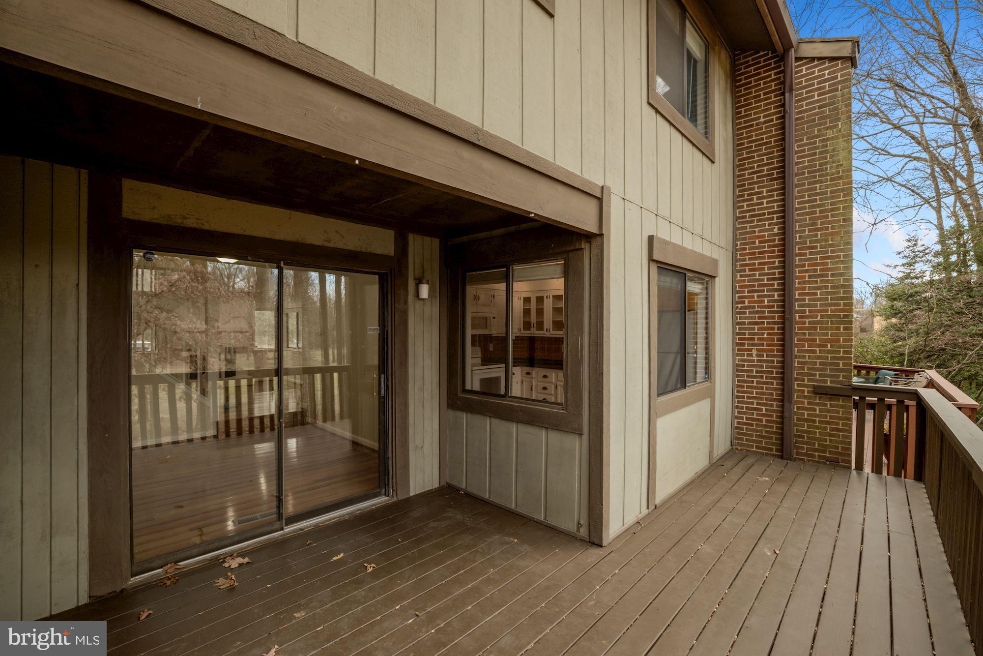 2158 Glencourse Lane Reston, VA 20191 - Photo 11 of 31 Deck off of dining room