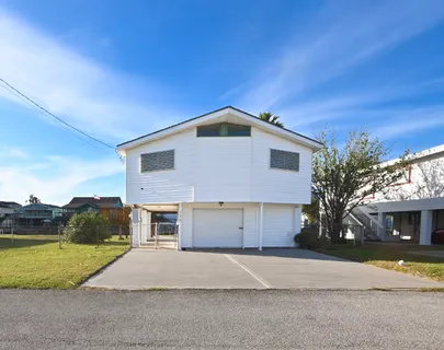 $339,900 | 190 Barracuda Street, Bayou Vista, TX 77563