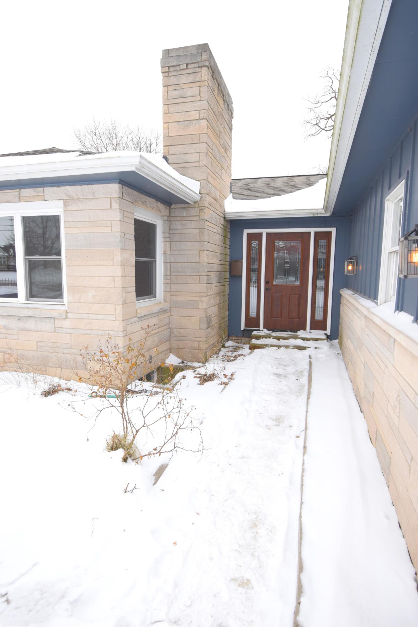 225 West Grace Street Rensselaer, IN 47978 - Photo 3 of 38 1333x2000