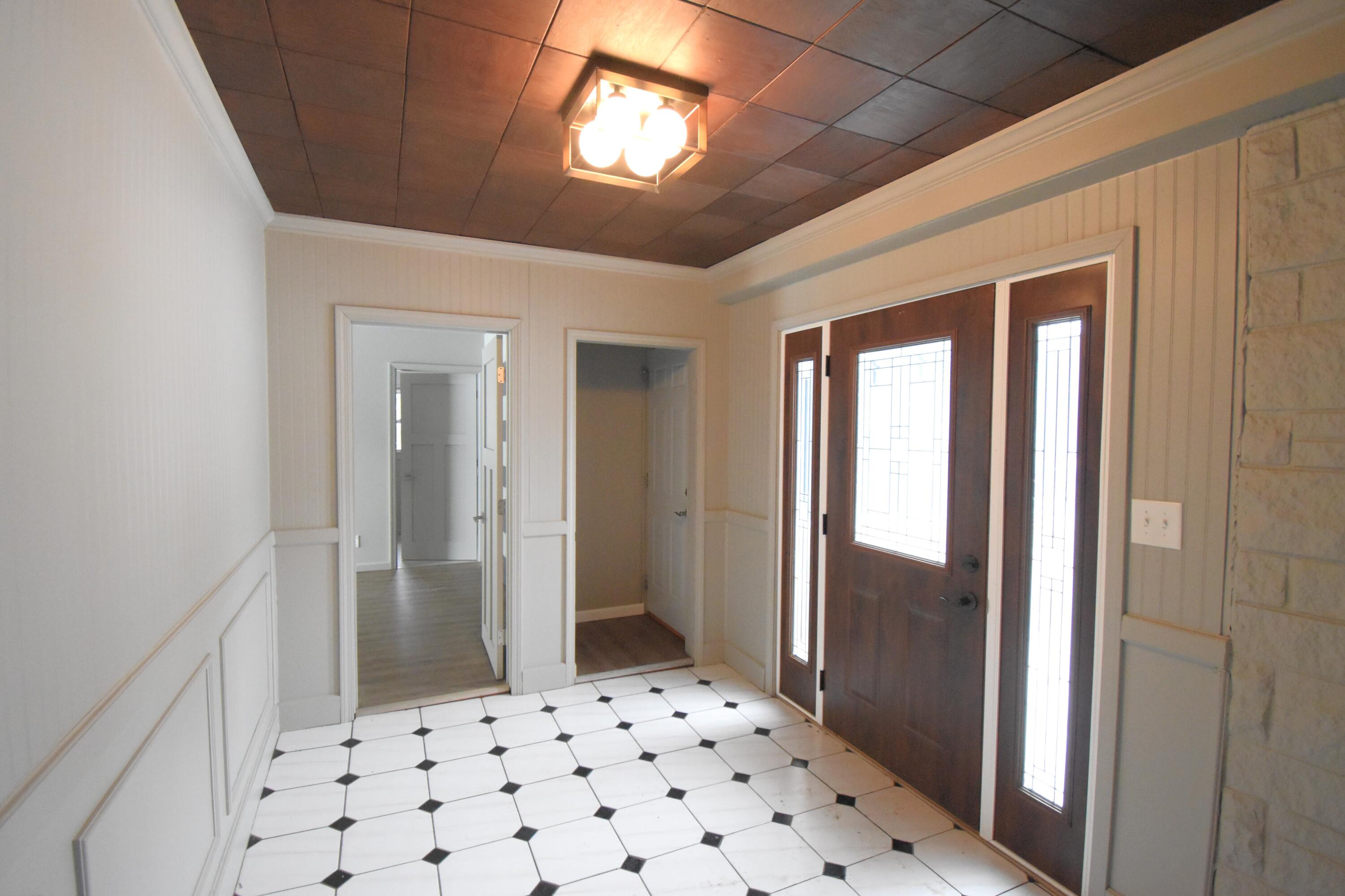 225 West Grace Street Rensselaer, IN 47978 - Photo 5 of 38 3000x1999