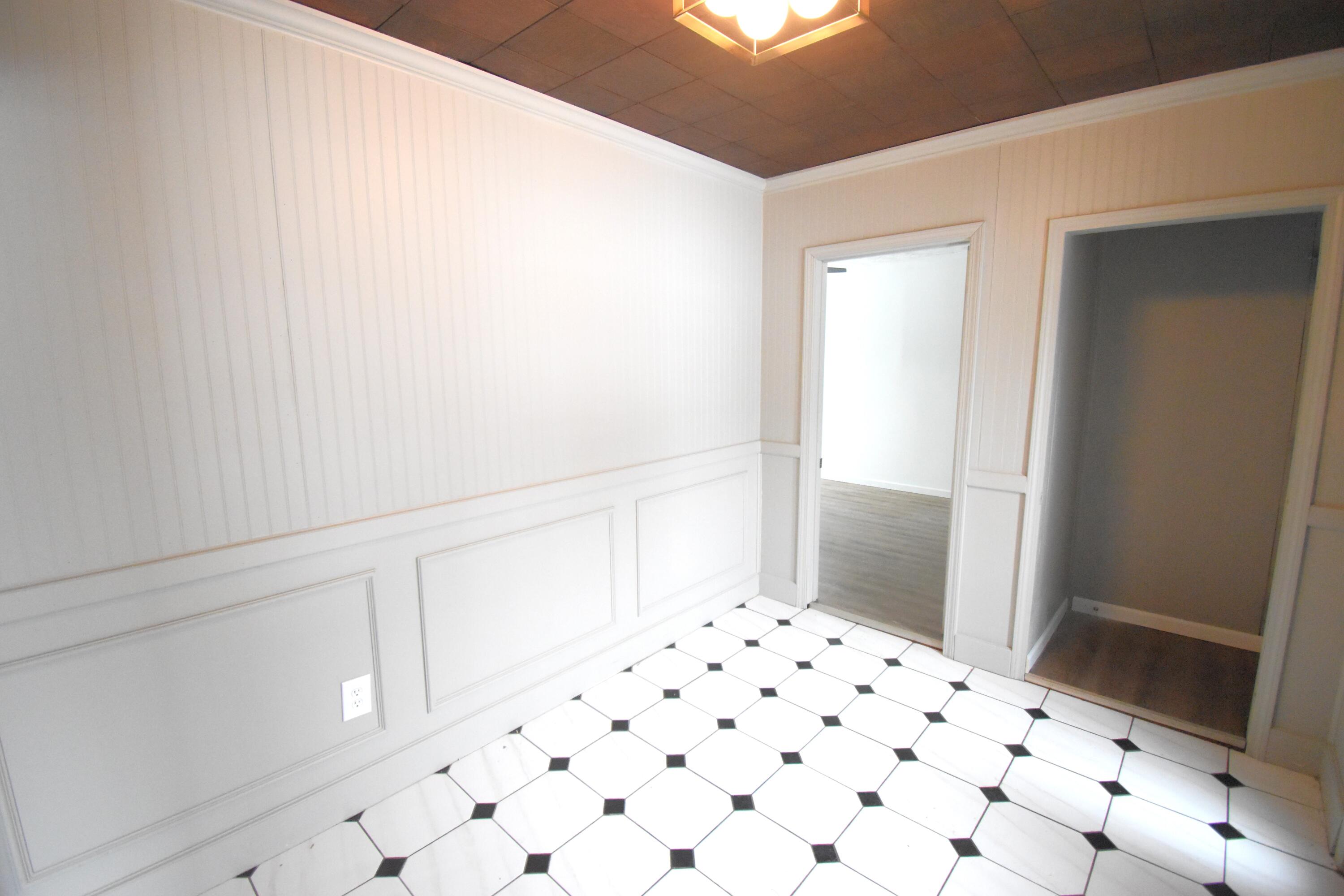 225 West Grace Street Rensselaer, IN 47978 - Photo 6 of 38 3000x2000