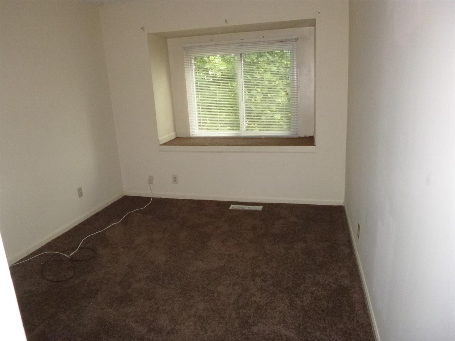 701 Ridgeview Drive Frankfort, KY 40601 - Photo 6 of 12 Listing Photo