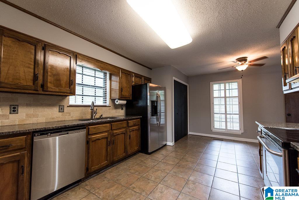 254 Tradewinds Circle Alabaster, AL 35007 - Photo 5 of 38