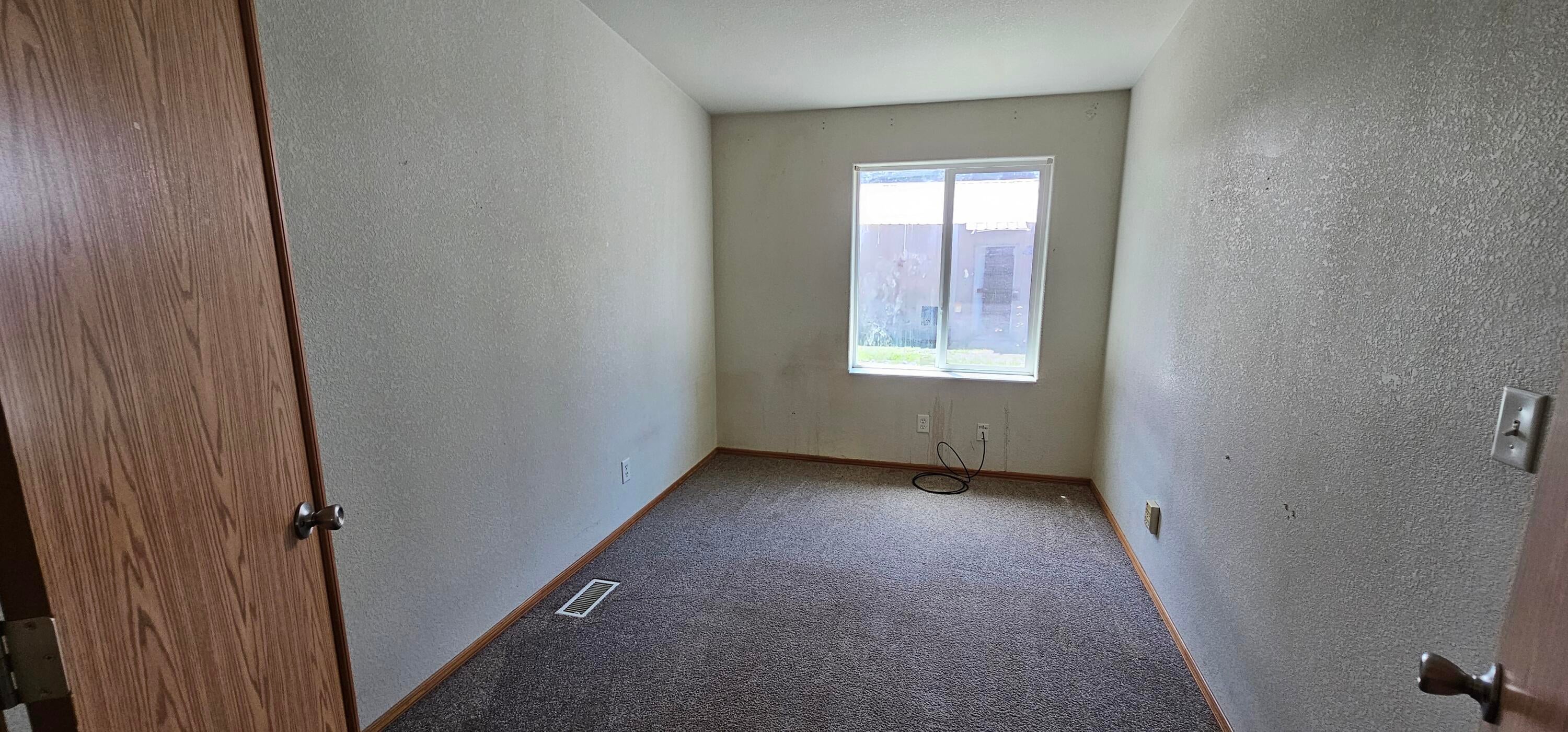 52260 Stearns Road La Pine, OR 97739 - Photo 8 of 22 20250527_120737