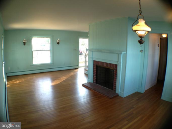 607 Cove Road St. Michaels, MD 21663 - Photo 17 of 28 Living Room