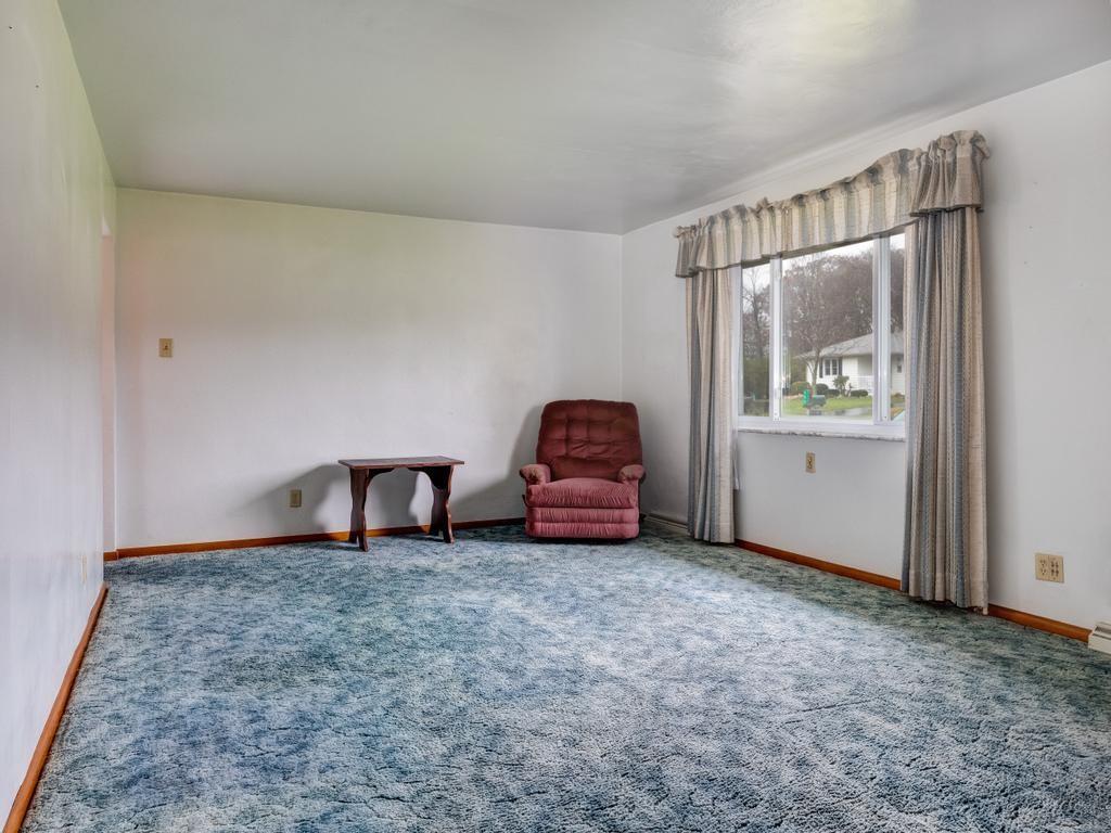 129 Wall Street Rochester, PA 15074 - Photo 6 of 24 a view of room with window and closet