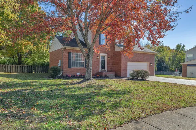 $479,995 | 620 Winners Cir Place, Thompson's Station, TN 37179