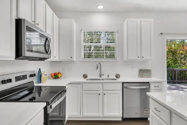 $479,995 | 620 Winners Cir Place, Thompson's Station, TN 37179