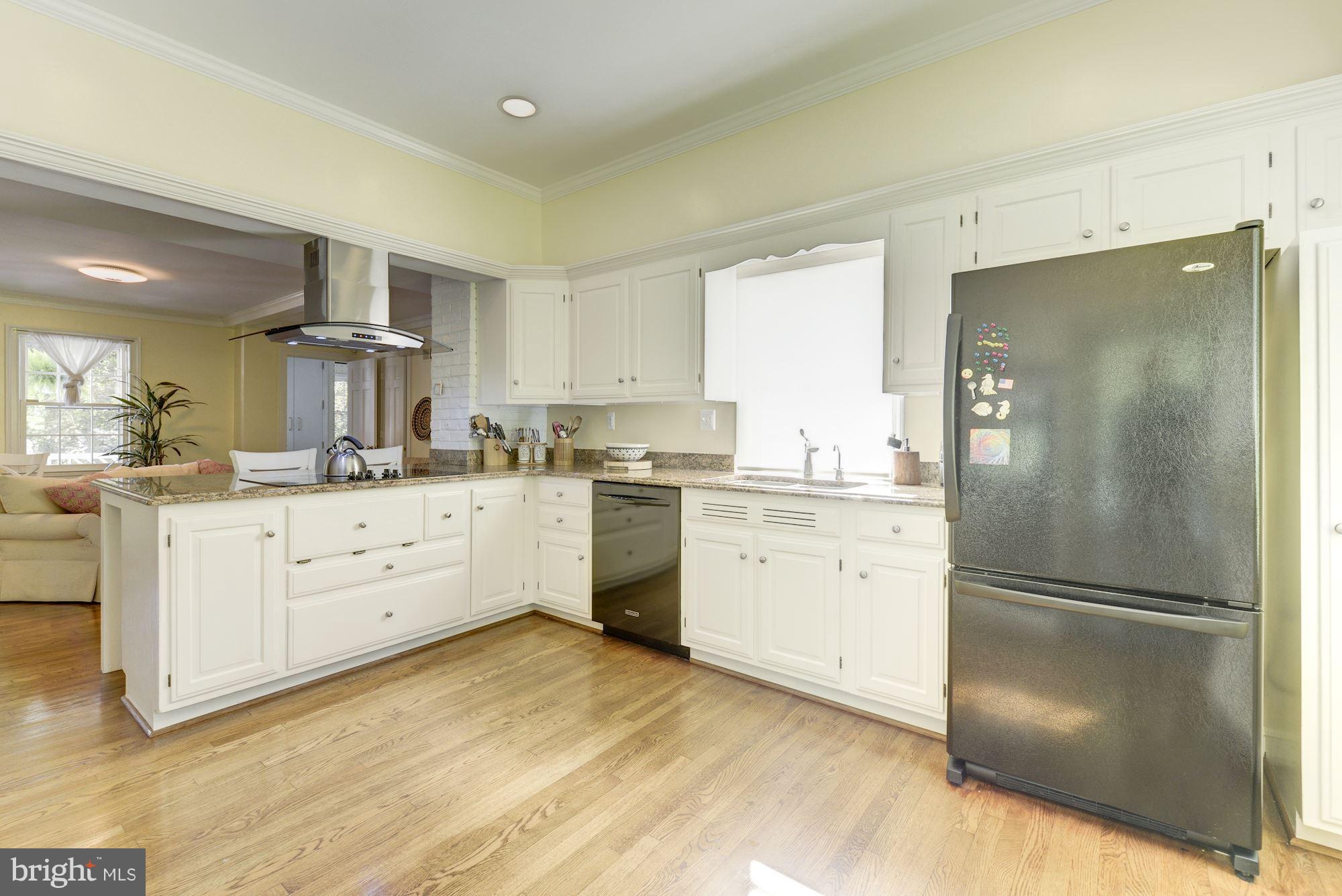 8221 Burning Tree Road Bethesda, MD 20817 - Photo 12 of 30 Kitchen