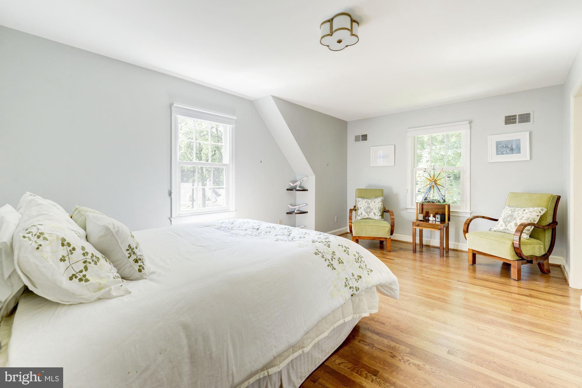 8221 Burning Tree Road Bethesda, MD 20817 - Photo 22 of 30 Bedroom
