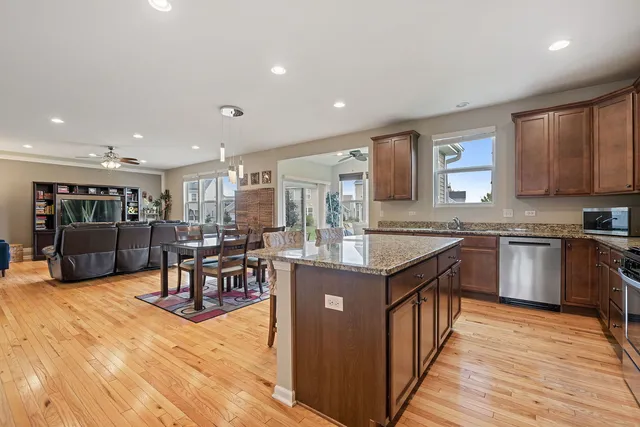 $4,000 | 4319 Silver Bell Court, Naperville, IL 60564