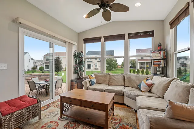 $4,000 | 4319 Silver Bell Court, Naperville, IL 60564