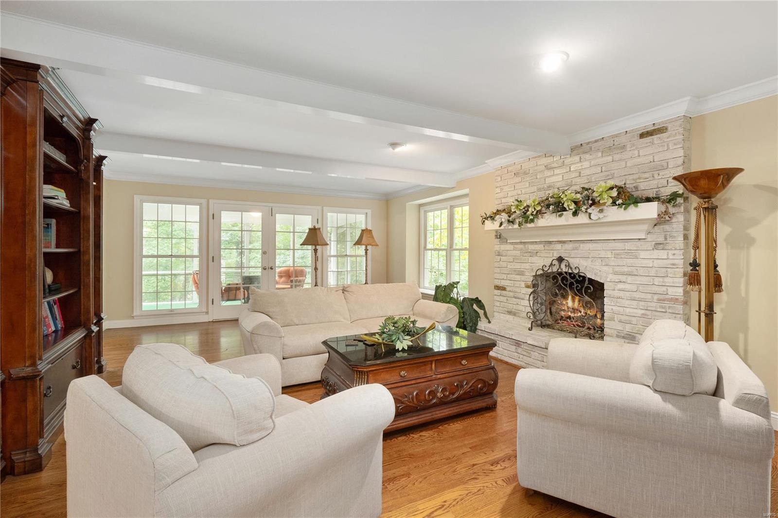 36 Chesterfield Lakes Road Chesterfield, MO 63005 - Photo 9 of 42 Gallery Image 9