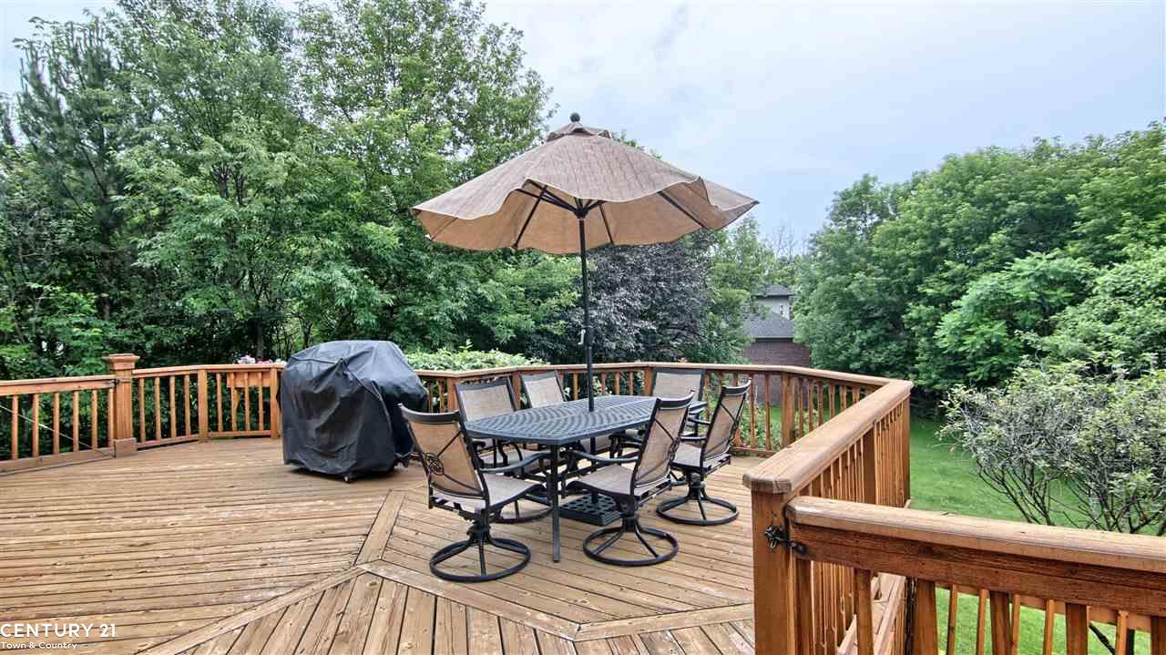 172 Grosvenor Drive Rochester Hills, MI 48307 - Photo 33 of 36