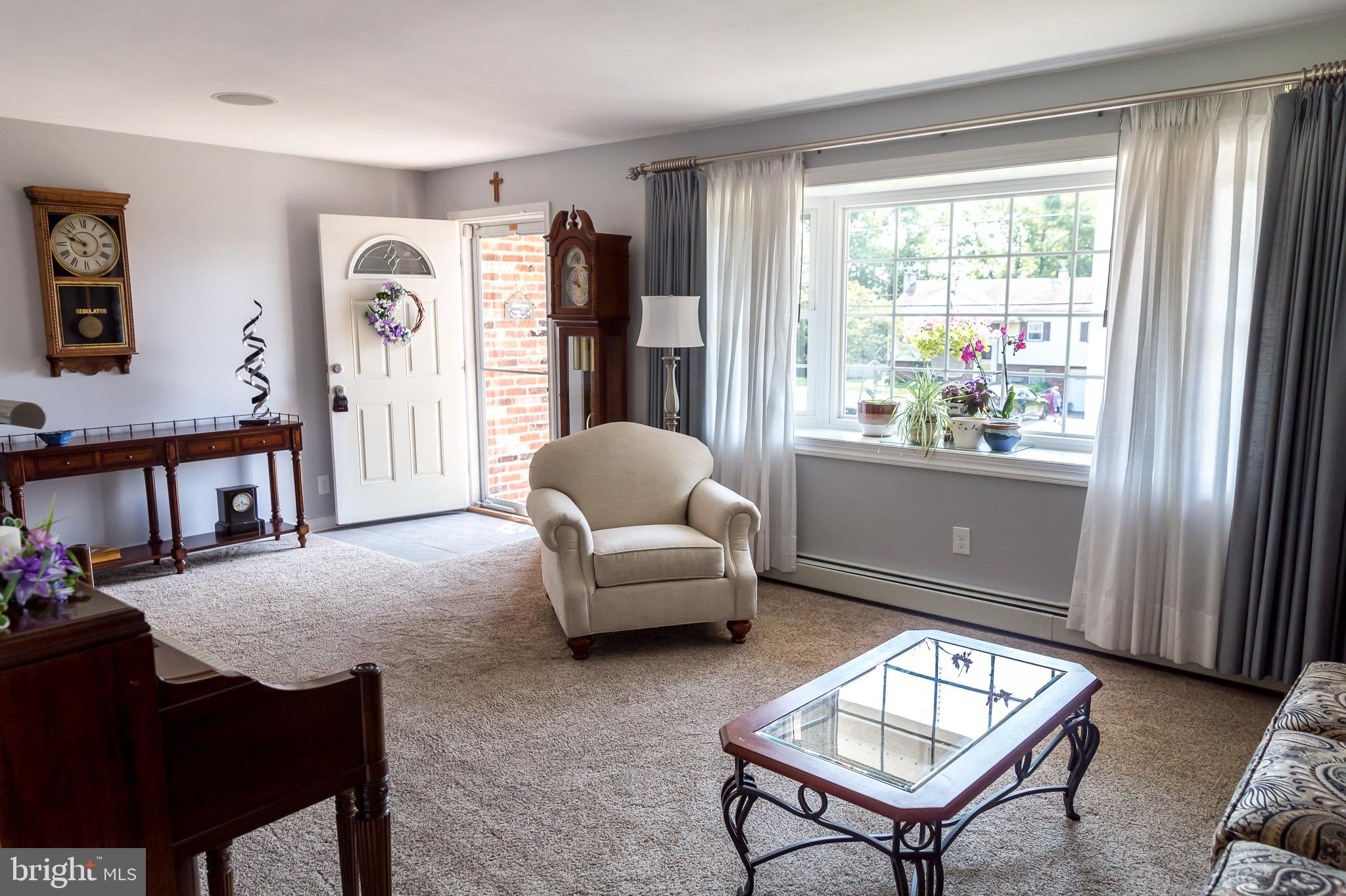 513 Highgate Road Eagleville, PA 19403 - Photo 8 of 34 Formal living room, bright and pretty!