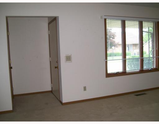 1043 Carson Lane, Unit 63 Springfield, OH 45503 - Photo 2 of 9