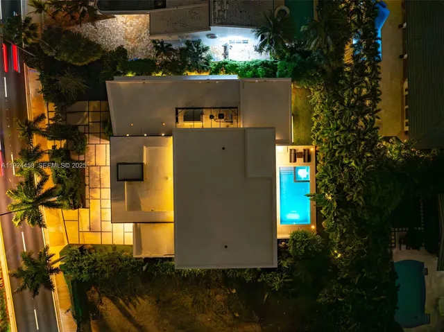 $8,699,000 | 620 Ocean Boulevard, Golden Beach, FL 33160