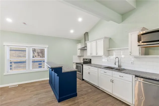 $257,000 | 1402 Southwest Jefferson Street, Lee's Summit, MO 64081