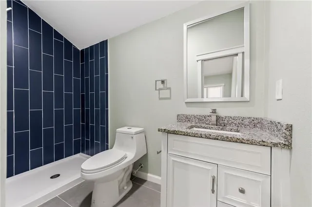 $257,000 | 1402 Southwest Jefferson Street, Lee's Summit, MO 64081