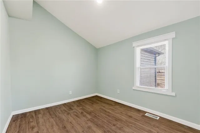 $257,000 | 1402 Southwest Jefferson Street, Lee's Summit, MO 64081