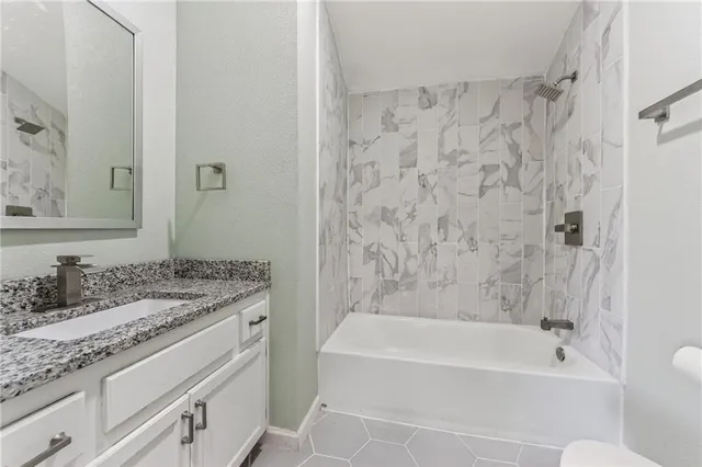 $257,000 | 1402 Southwest Jefferson Street, Lee's Summit, MO 64081