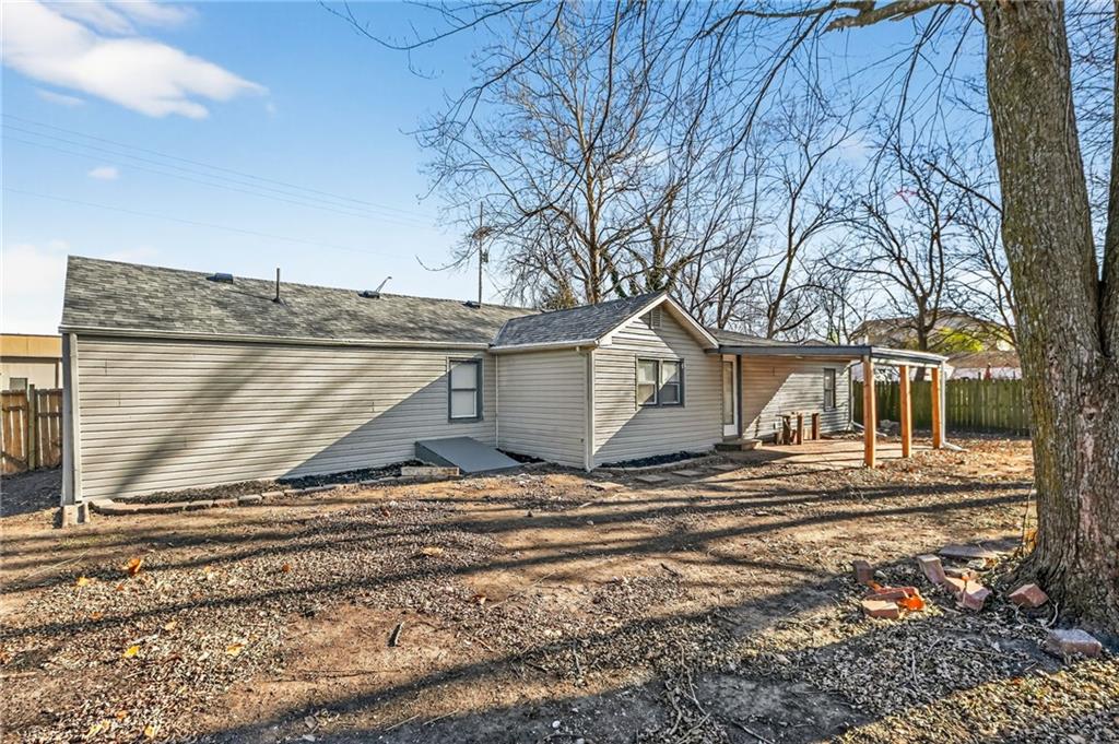 1402 Southwest Jefferson Street Lee's Summit, MO 64081 - Photo 6 of 32